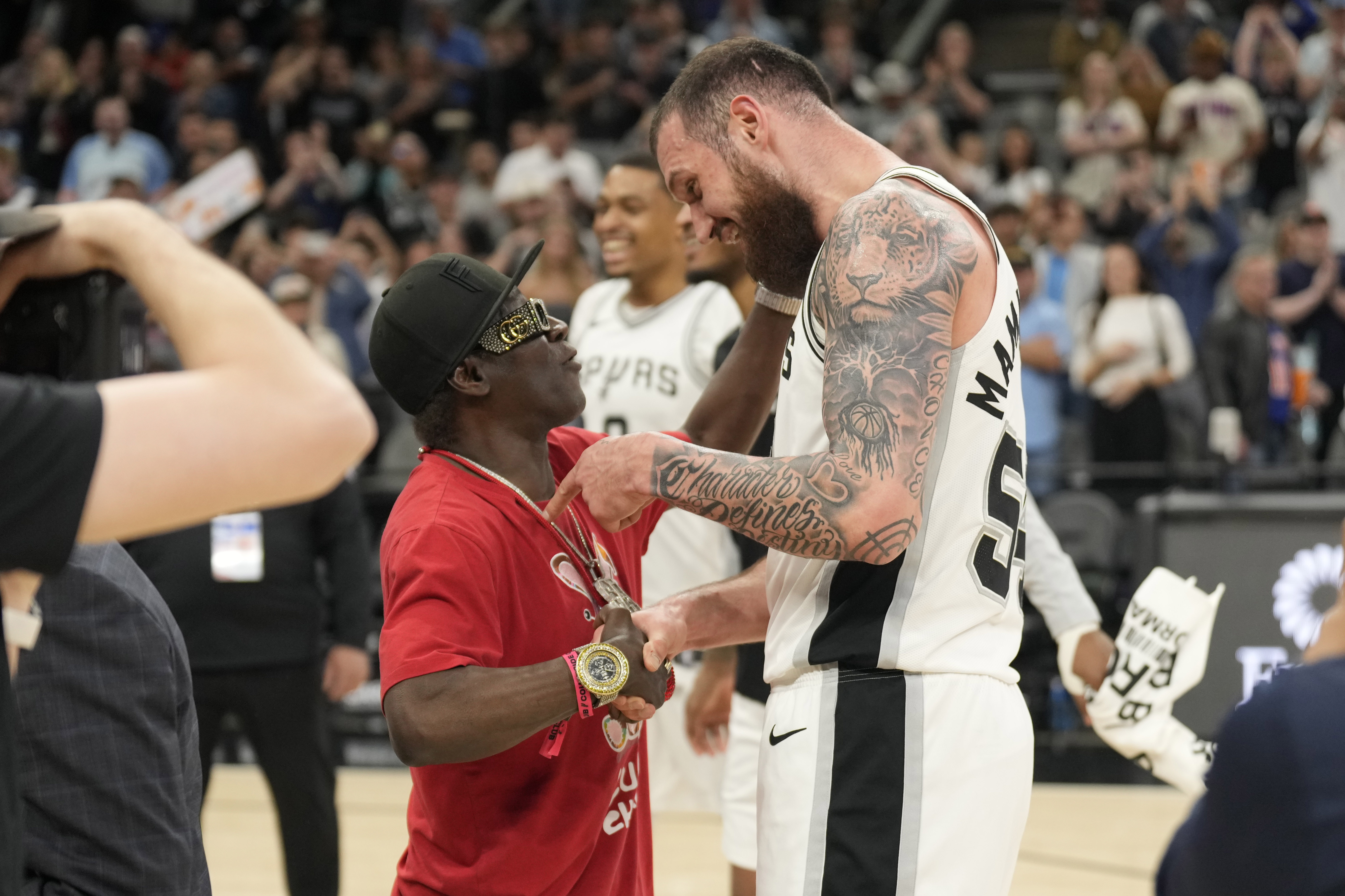  馬穆上場19分鐘就砍下34分！哈特：他能進入NBA是有原因的